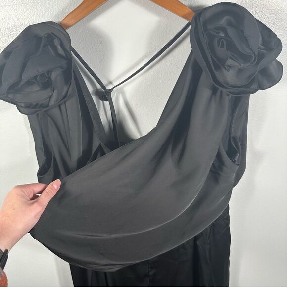 ASOS LUXE Curve Black Satin Plunge Wide Leg Jumpsuit NWT Size 16 Boutonnière - Picture 9 of 15